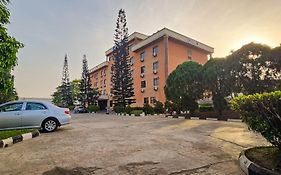 Villa Park Hotel And Suites